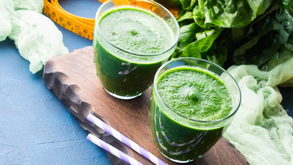 Green smoothies that helps in detoxification. 